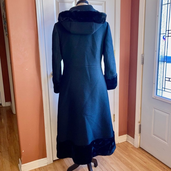 Vintage 60s Faux Fur Princess Style Hooded Heavyweight Union Made Coat Black - Picture 5 of 11